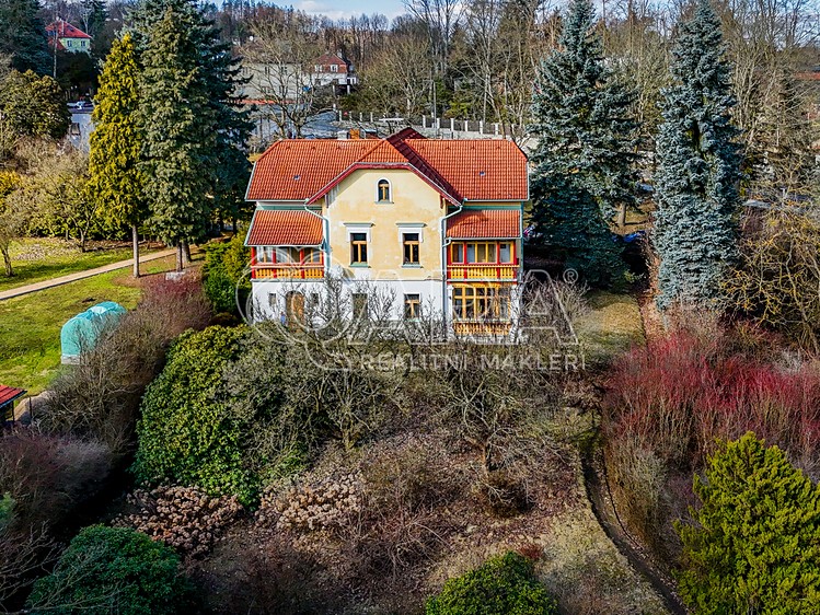Prodej vily 324 m², pozemek 4 380 m² - foto 5