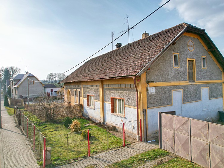Prodej rodinného domu 105 m², pozemek 768 m² - foto 1