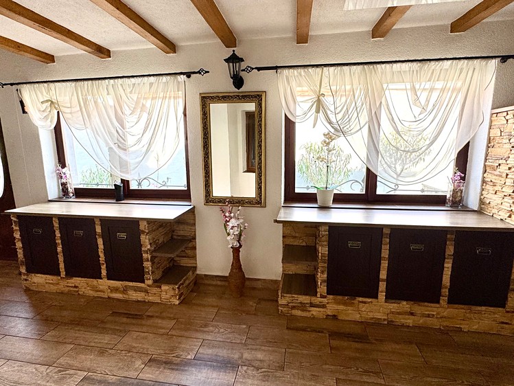 Prodej rodinného domu 212 m², pozemek 758 m² - foto 5