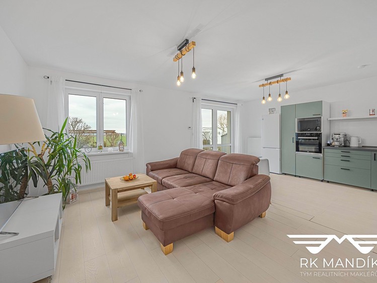 Prodej rodinného domu 71 m², pozemek 490 m² - foto 2
