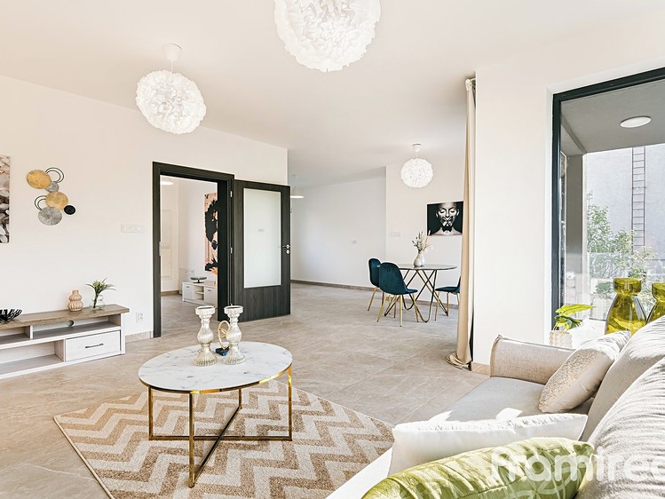 Prodej rodinného domu 179 m², pozemek 212 m² - foto 1