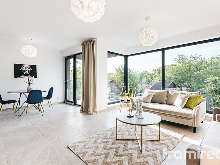 Prodej rodinného domu 179 m², pozemek 212 m² - foto 2