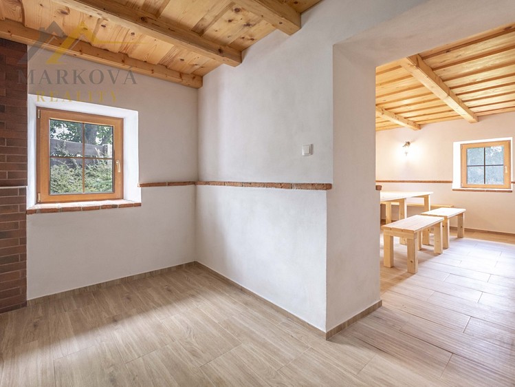 Prodej rodinného domu 194 m², pozemek 1 228 m² - foto 6