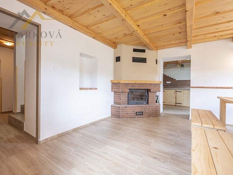 Prodej rodinného domu 194 m², pozemek 1 228 m² - foto 8