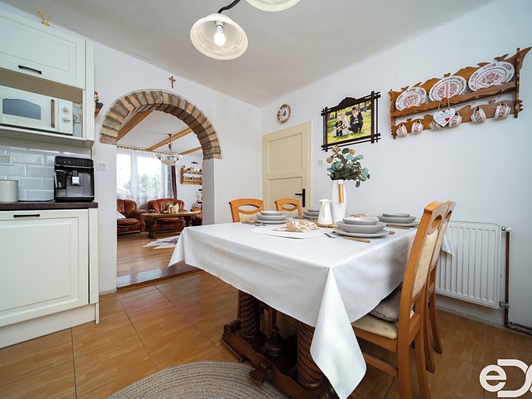 Prodej rodinného domu 126 m², pozemek 705 m² - foto 4