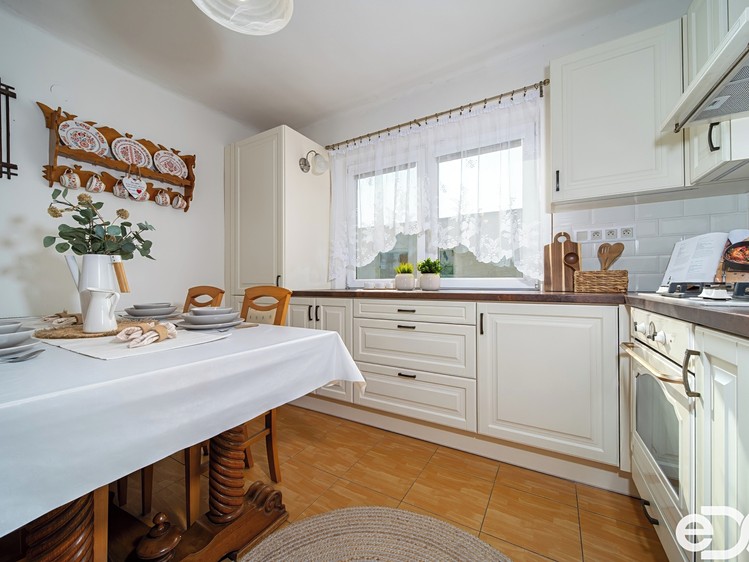 Prodej rodinného domu 126 m², pozemek 705 m² - foto 6