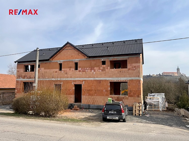 Prodej vícegeneračního domu 190 m², pozemek 1 224 m² - foto 1