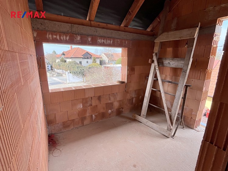 Prodej vícegeneračního domu 190 m², pozemek 1 224 m² - foto 5