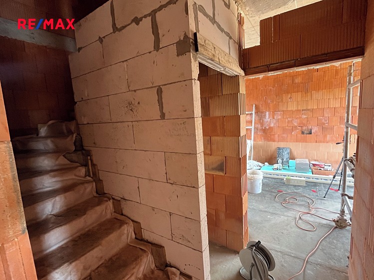 Prodej vícegeneračního domu 190 m², pozemek 1 224 m² - foto 8