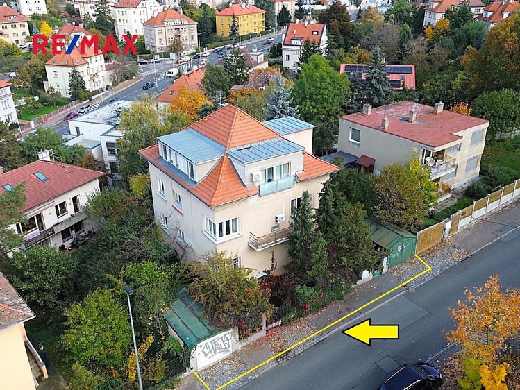 Prodej rodinného domu 337 m², pozemek 557 m² - foto 1