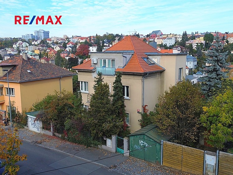 Prodej rodinného domu 337 m², pozemek 557 m² - foto 5
