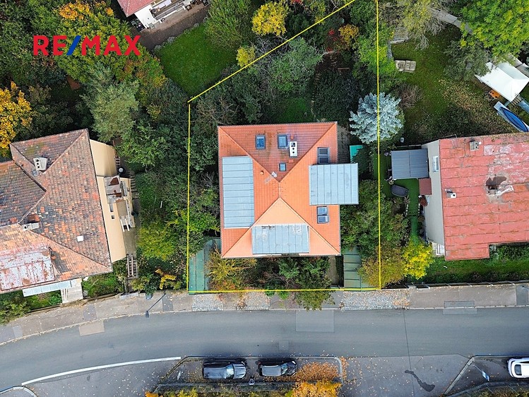 Prodej rodinného domu 337 m², pozemek 557 m² - foto 6