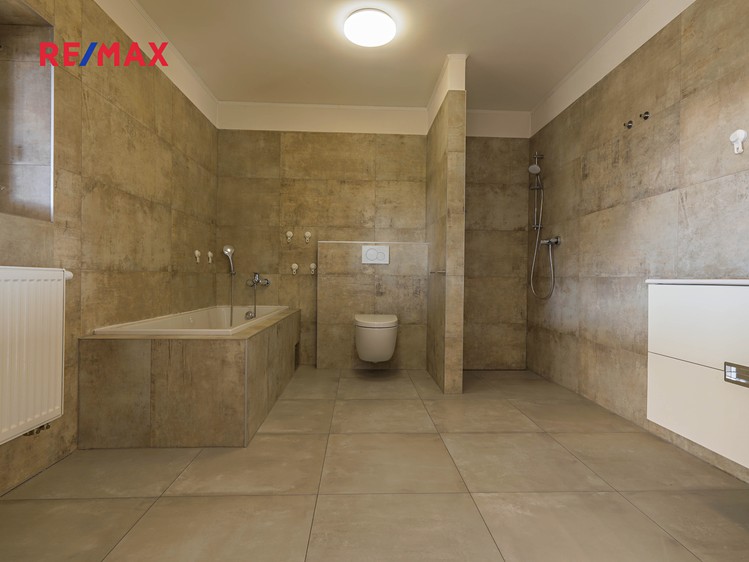 Prodej  rodinného domu 210 m², pozemek 359 m² - foto 3