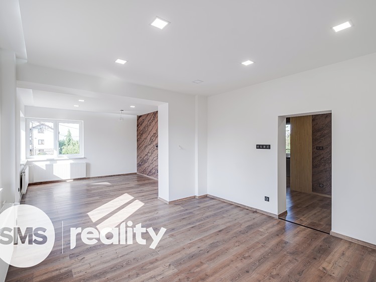 Prodej rodinného domu 294 m², pozemek 977 m² - foto 8