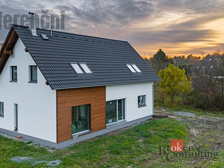 Prodej rodinného domu 125 m², pozemek 816 m² - foto 1