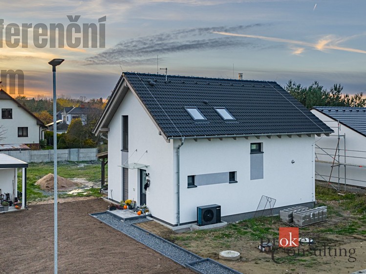 Prodej rodinného domu 125 m², pozemek 816 m² - foto 2