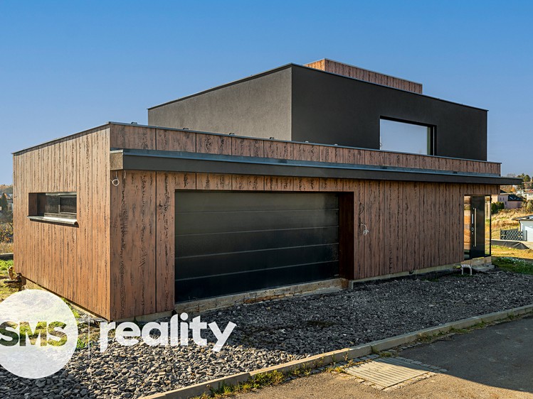 Prodej rodinného domu 251 m², pozemek 796 m² - foto 3