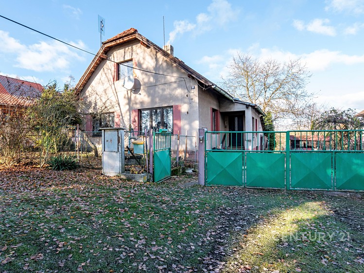 Prodej rodinného domu 185 m², pozemek 994 m² - foto 1