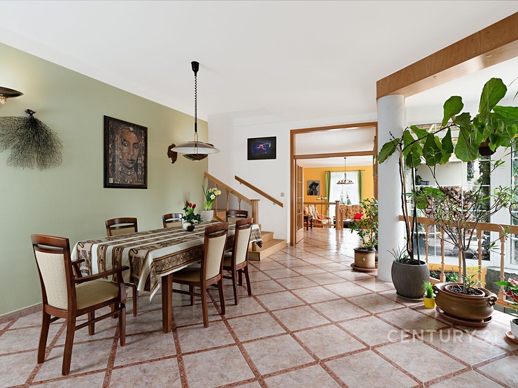 Prodej rodinného domu 498 m², pozemek 852 m² - foto 8