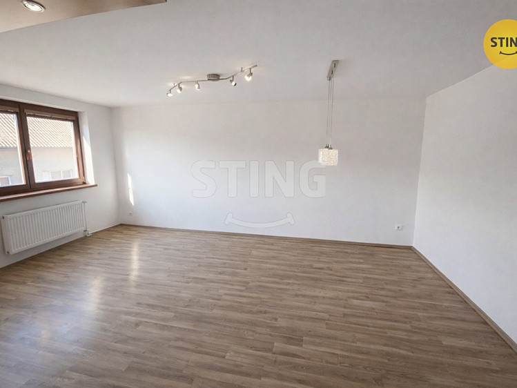 Prodej rodinného domu 220 m², pozemek 409 m² - foto 4