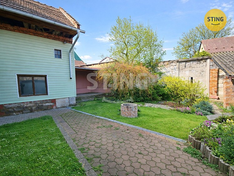 Prodej rodinného domu 220 m², pozemek 409 m² - foto 2