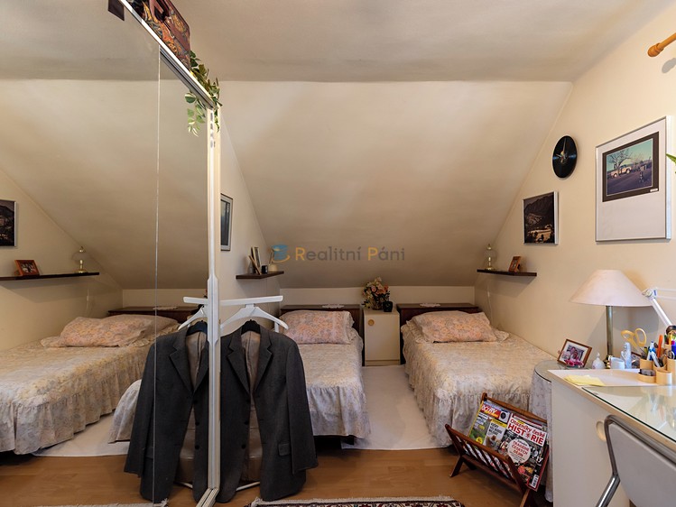 Prodej rodinného domu 294 m², pozemek 708 m² - foto 6
