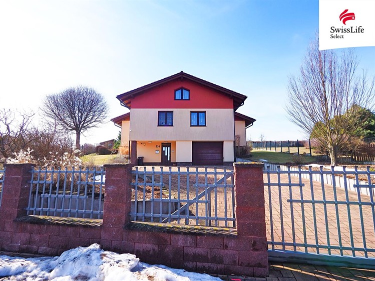 Prodej rodinného domu 250 m², pozemek 1 799 m² - foto 2