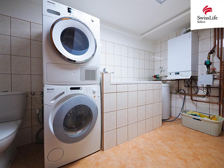 Prodej rodinného domu 250 m², pozemek 1 799 m² - foto 7