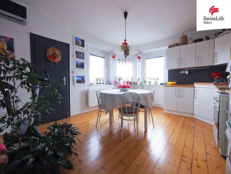 Prodej rodinného domu 234 m², pozemek 504 m² - foto 4