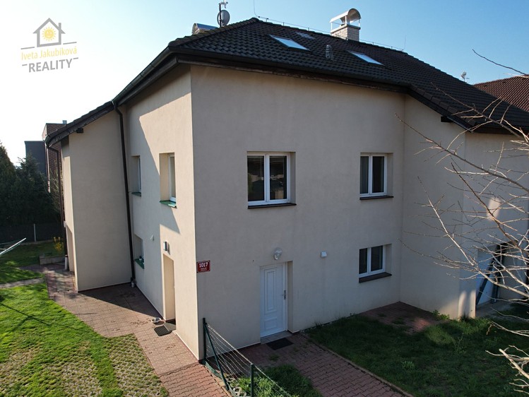 Prodej rodinného domu 115 m², pozemek 271 m² - foto 1