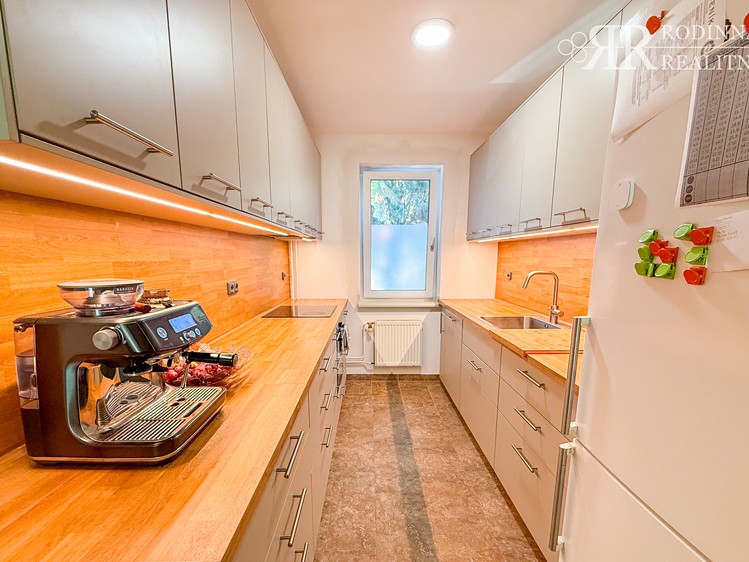 Prodej rodinného domu 270 m², pozemek 470 m² - foto 5