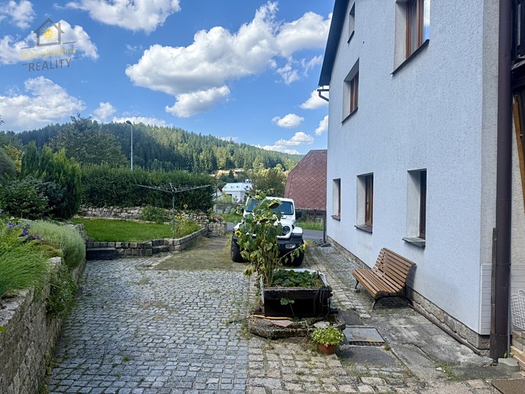 Prodej rodinného domu 195 m², pozemek 615 m² - foto 4