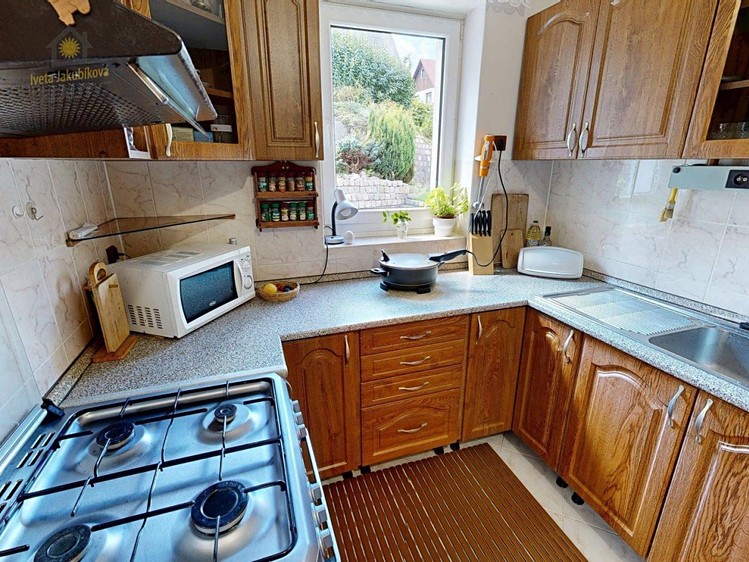 Prodej rodinného domu 195 m², pozemek 615 m² - foto 8