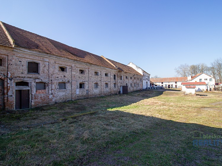 Prodej  zemědělské usedlosti 1 113 m², pozemek 2 906 m² - foto 5