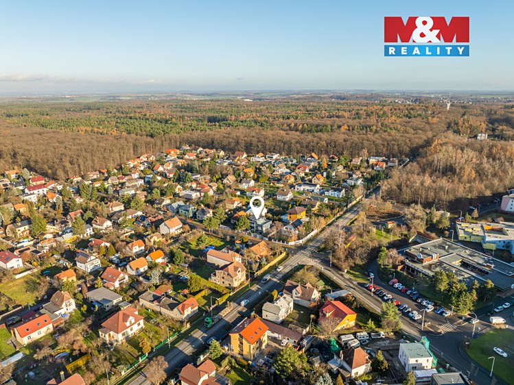 Prodej rodinného domu 250 m², pozemek 679 m² - foto 2