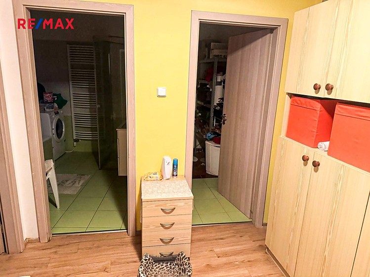 Prodej  rodinného domu 450 m², pozemek 1 140 m² - foto 4