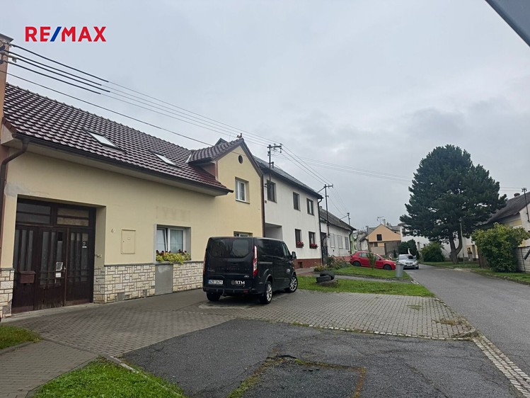 Prodej  rodinného domu 450 m², pozemek 1 140 m² - foto 3