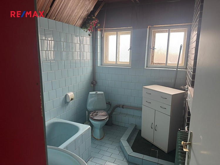 Prodej  vícegeneračního domu 280 m², pozemek 633 m² - foto 4