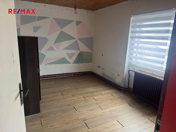 Prodej  vícegeneračního domu 280 m², pozemek 633 m² - foto 5