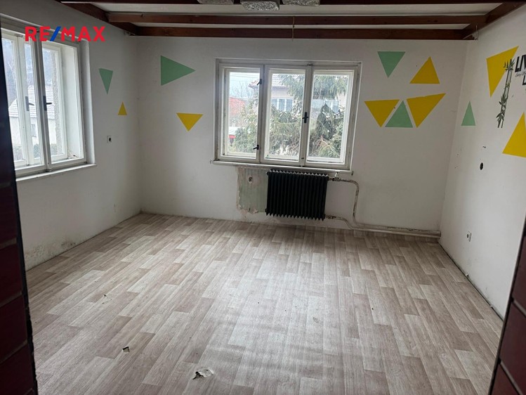 Prodej  vícegeneračního domu 280 m², pozemek 633 m² - foto 7