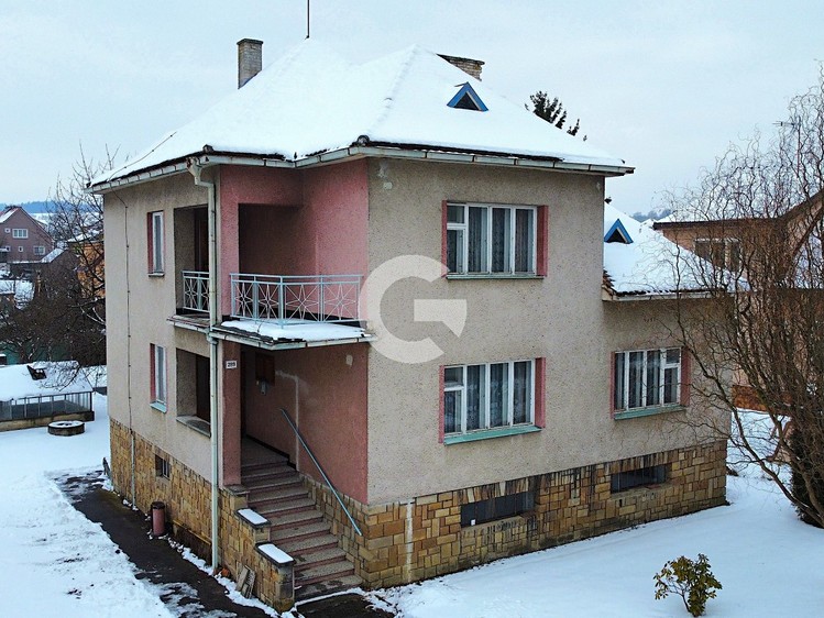 Prodej vícegeneračního domu 122 m², pozemek 1 039 m² - foto 1