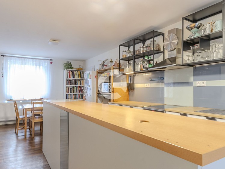 Prodej  rodinného domu 198 m², pozemek 622 m² - foto 3