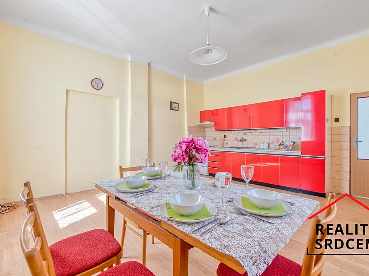 Prodej rodinného domu 600 m², pozemek 1 659 m² - foto 4