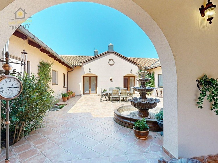 Prodej rodinného domu 889 m², pozemek 7 174 m² - foto 8