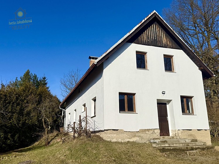 Prodej rodinného domu 148 m², pozemek 2 324 m² - foto 1