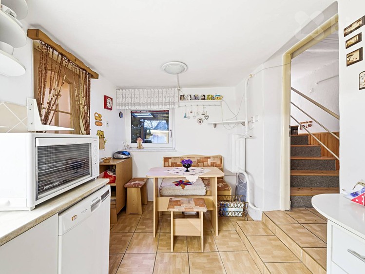 Prodej rodinného domu 127 m², pozemek 342 m² - foto 7