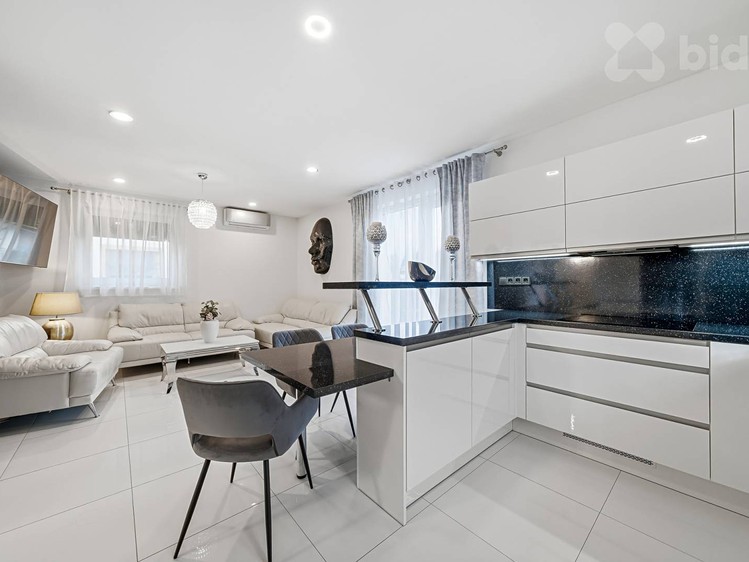 Prodej rodinného domu 64 m², pozemek 581 m² - foto 2