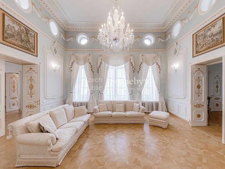 Prodej vily 468 m², pozemek 2 681 m² - foto 4