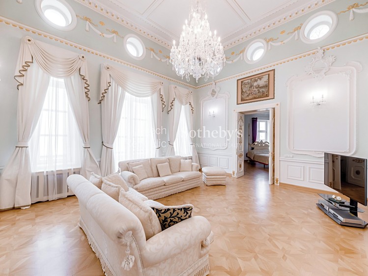 Prodej vily 468 m², pozemek 2 681 m² - foto 5