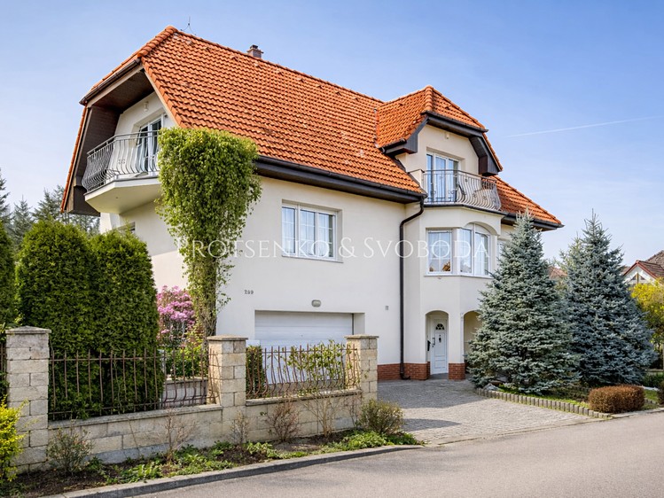 Prodej rodinného domu 314 m², pozemek 1 261 m² - foto 4